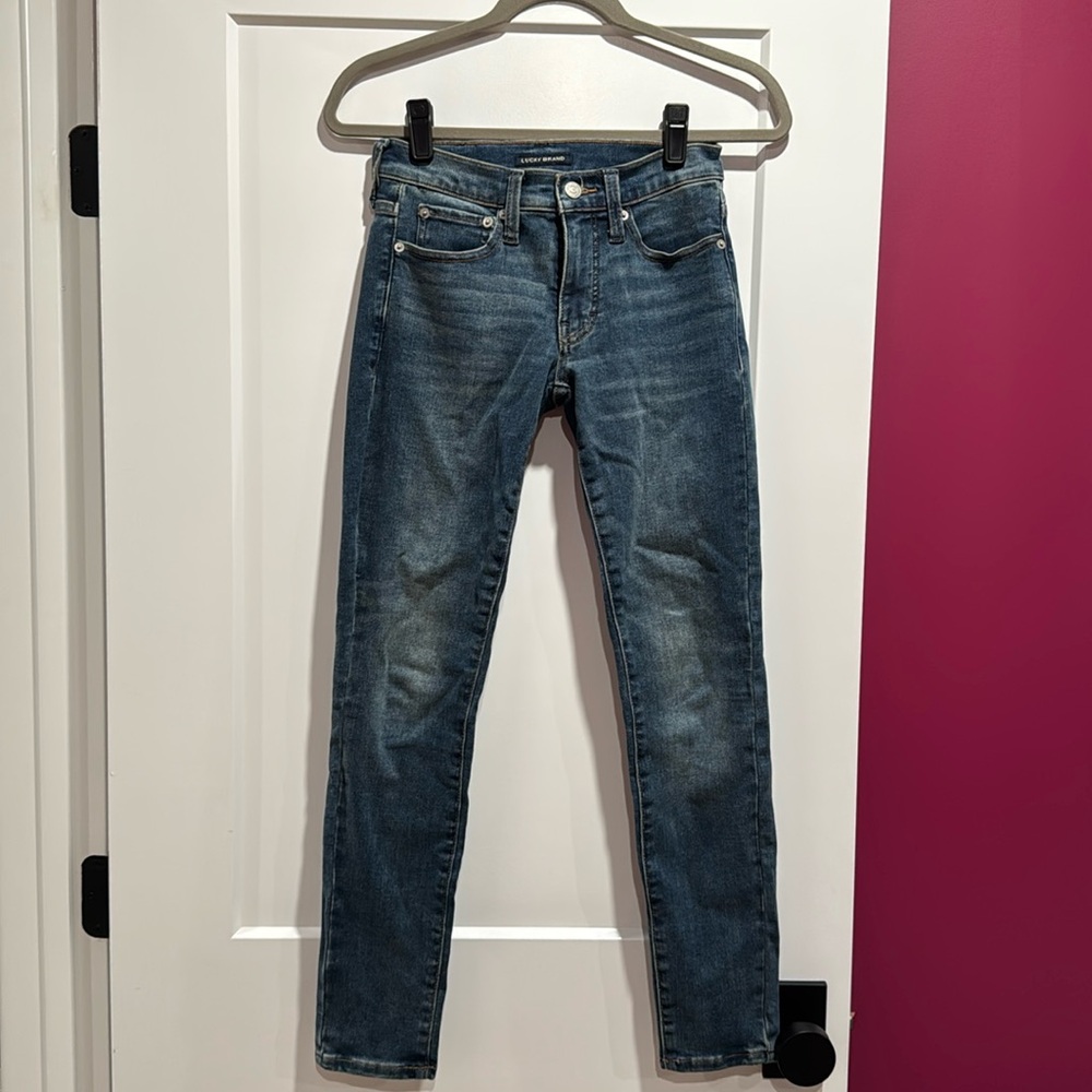 Lucky Brand Mid-Rise Ava Skinny Jeans. Size 2 Size 26